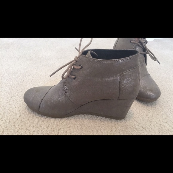 Toms Wedge shoes - Picture 3 of 3